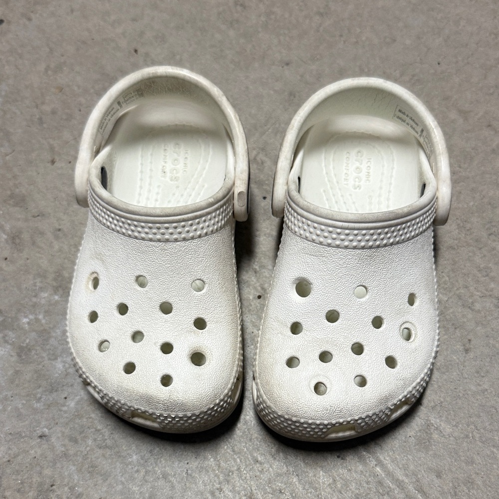 CROCS Kids toddler White Classic Clogs with Heel Strap sz 7c